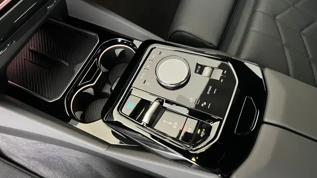 BMW i5 xDrive40 Ansicht 12