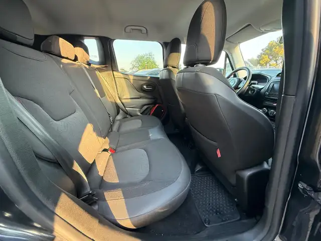 Jeep Renegade view 12