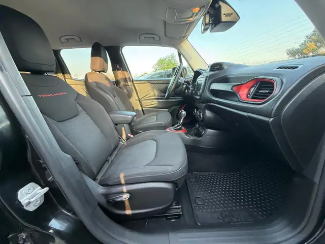 Jeep Renegade view 14