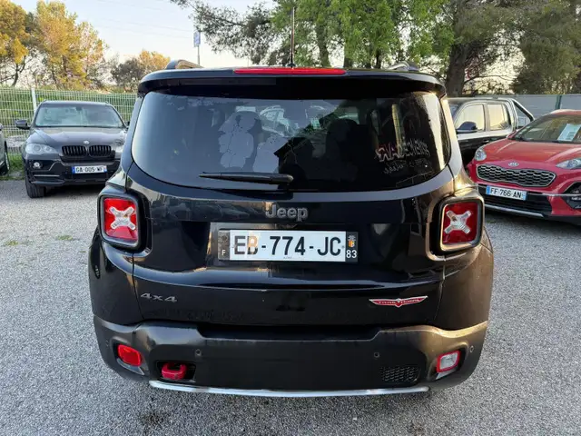 Jeep Renegade view 4