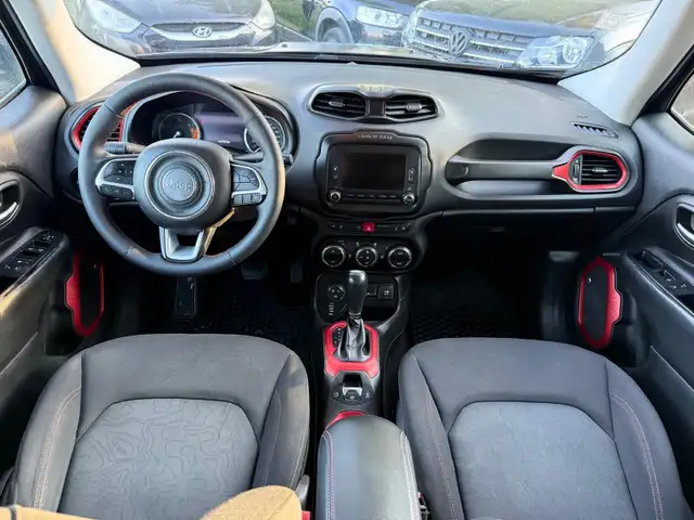 Jeep Renegade view 7
