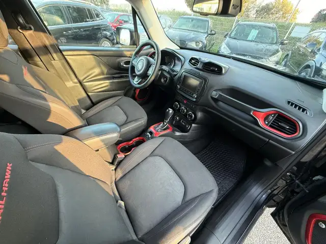 Jeep Renegade view 13