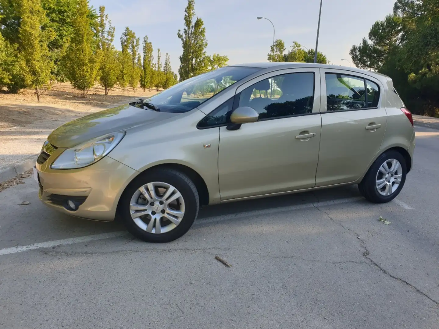 Opel Corsa 1.3CDTi C Mon 90 bež - 1
