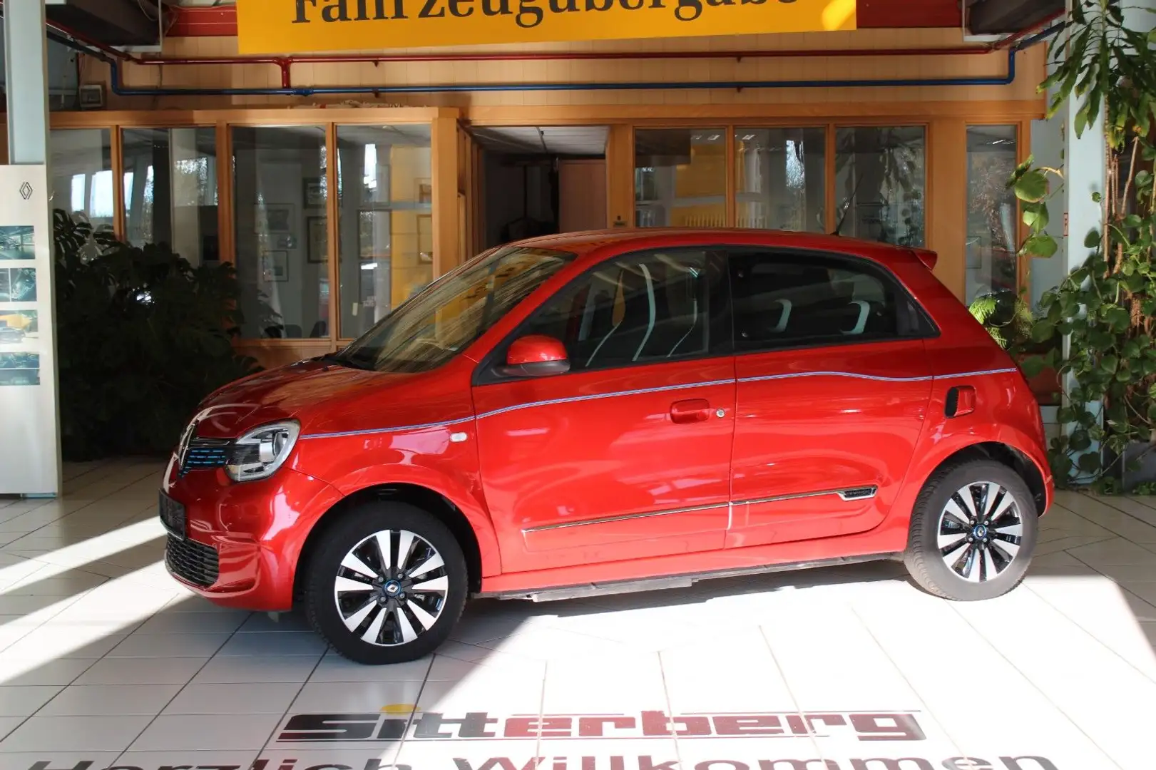 Renault Twingo Intens Electric Rood - 2