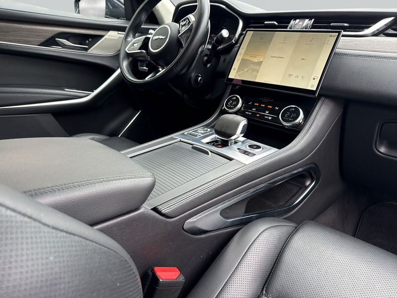 Jaguar F-Pace F-PACE P250 SE AWD — photo 15