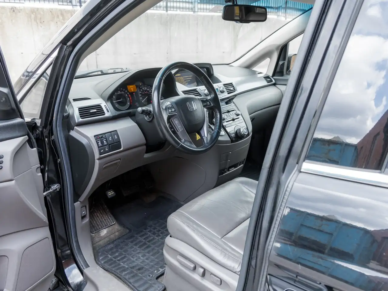 Honda Odyssey снимка Honda Odyssey