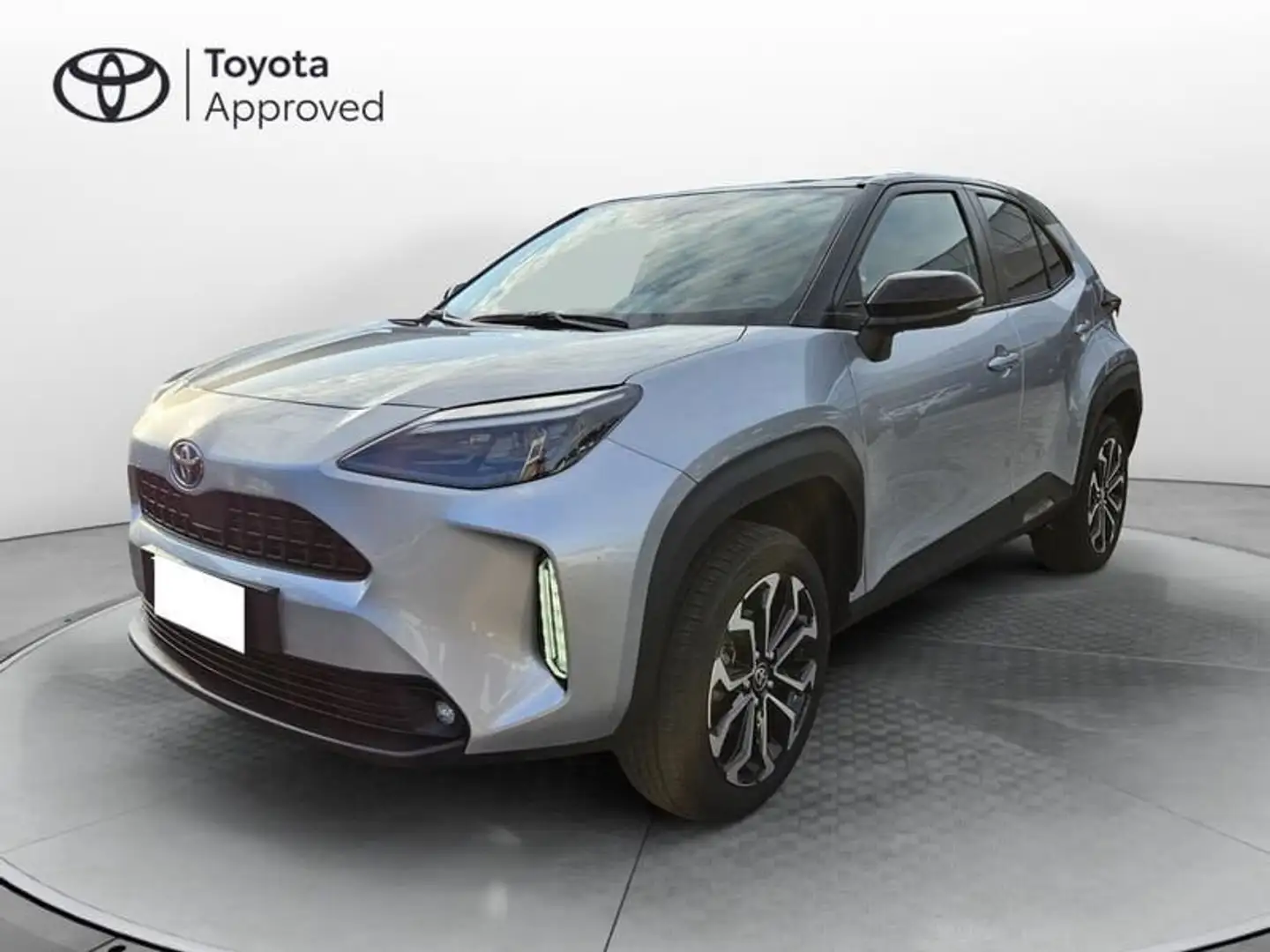 Toyota Yaris Cross 1.5 Hybrid 5p. E-CVT Trend Argento - 1
