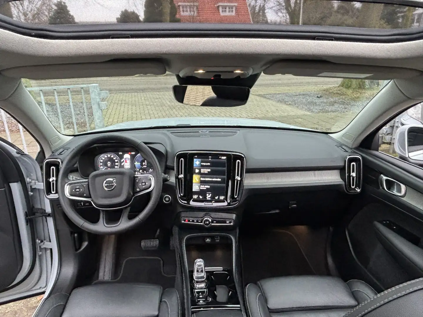 Volvo XC40 T5 Recharge Inscription Pano Pilot Assist Keyless Silber - 2