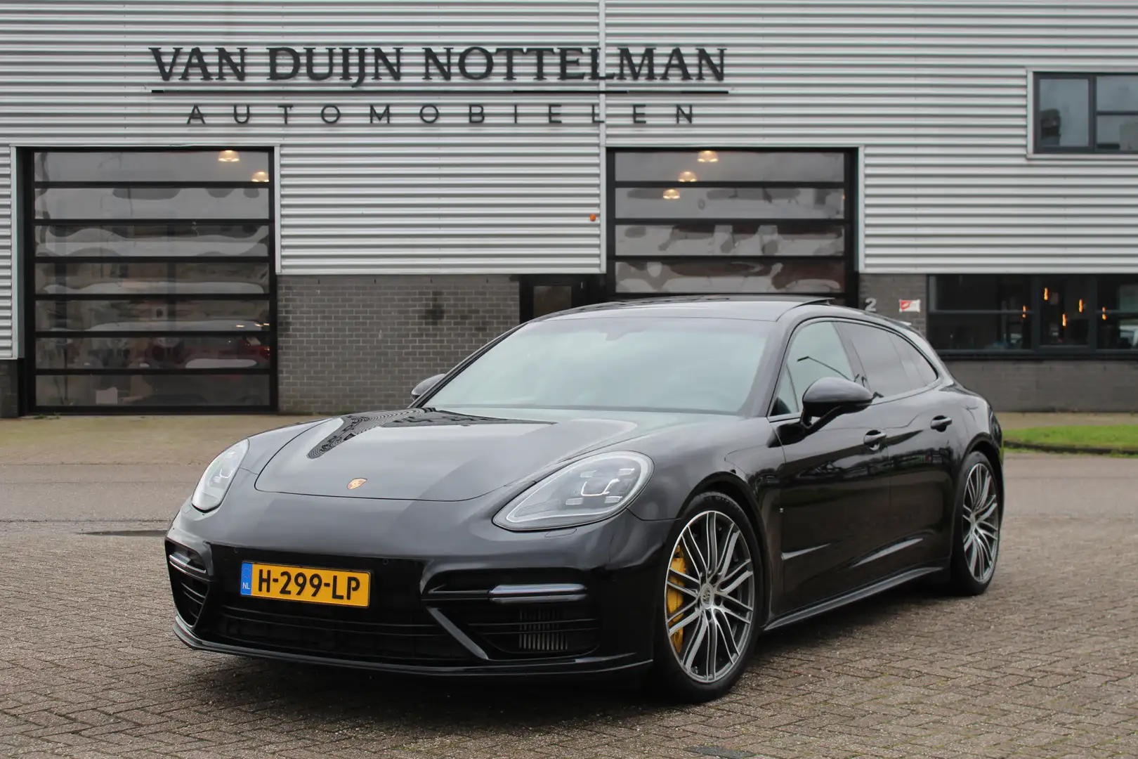Porsche Panamera Sport Turismo 4.0 Turbo S E-Hybrid 680 PK / Chrono Zwart - 1