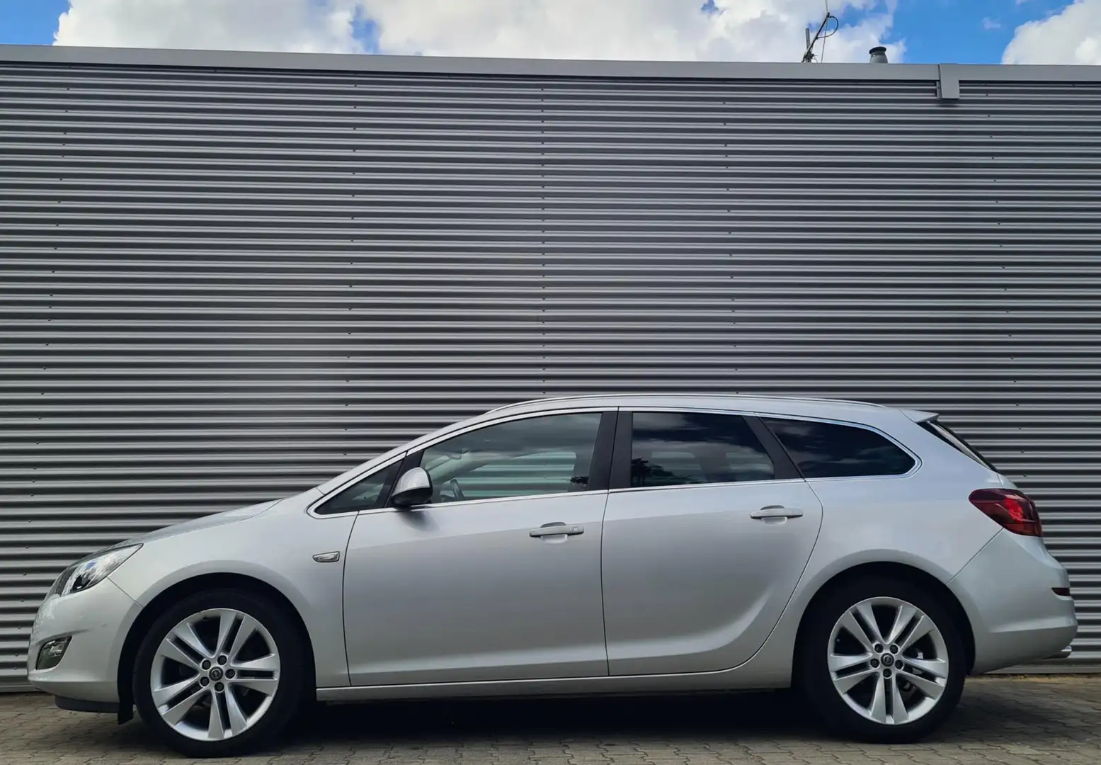 Opel Astra Sports Tourer 1.4 Turbo Sport 03-2012 Sovereignsil Grijs - 2