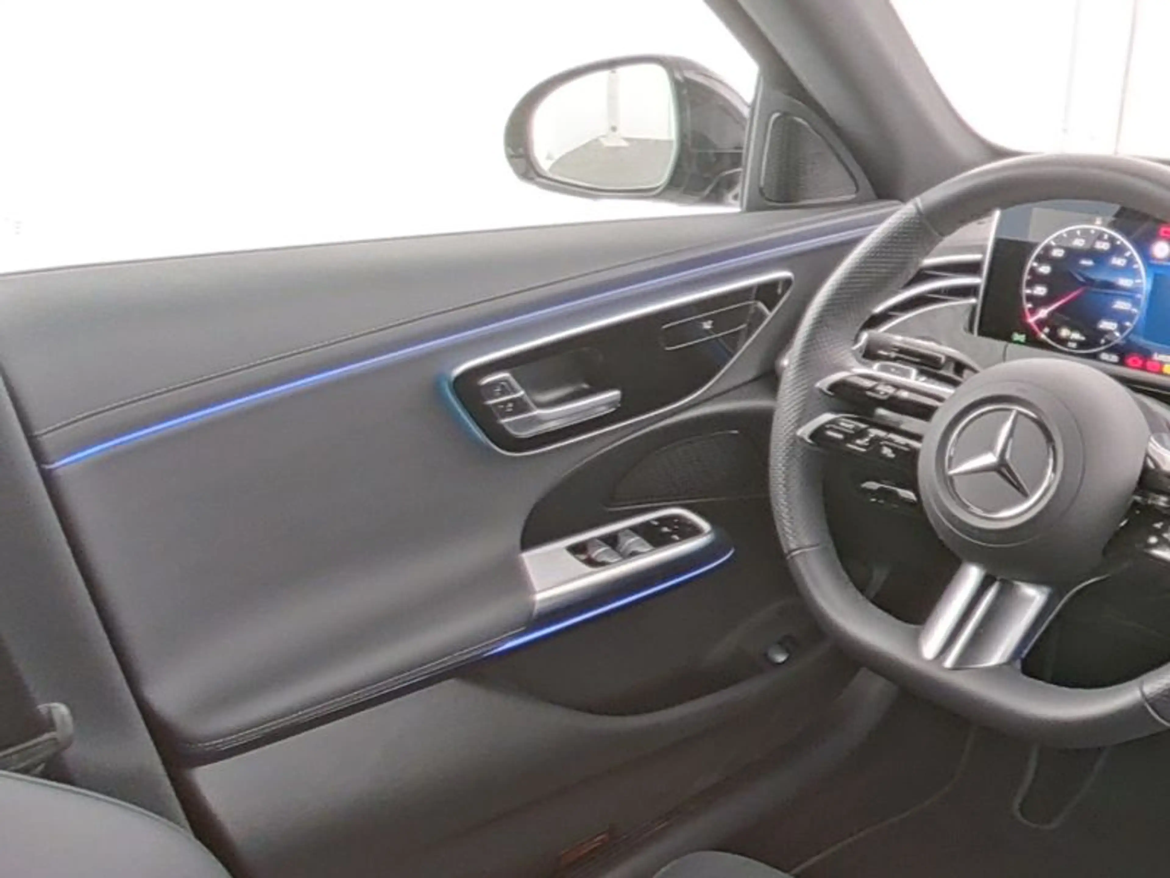 Mercedes-Benz E 200 , AMG NIGHT DISTR KAMERA SPUR PDC SHZ — photo 10