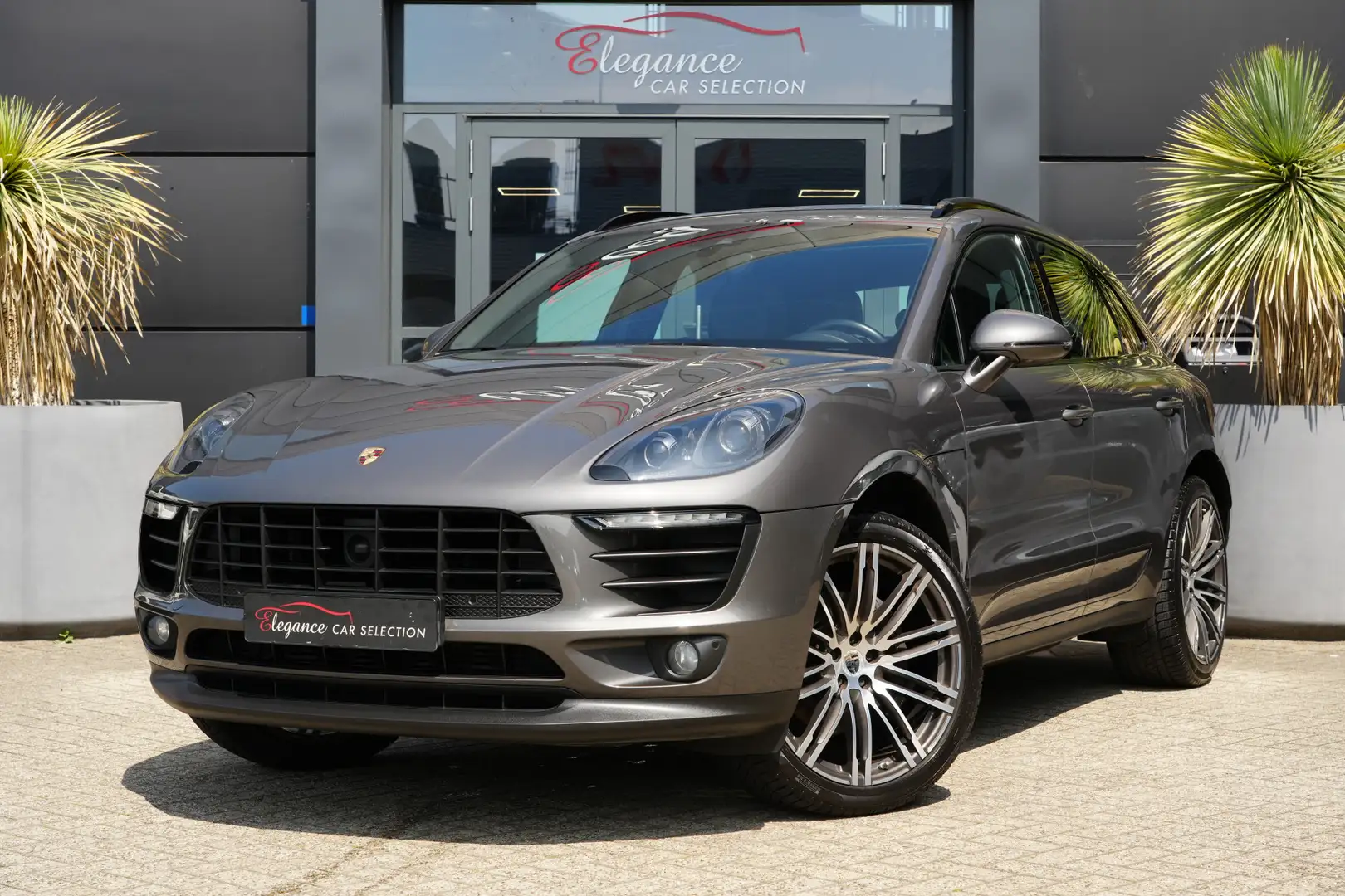 Porsche Macan 2.0 252pk Panoramadak/Bose/Stoelverwarming Gris - 1