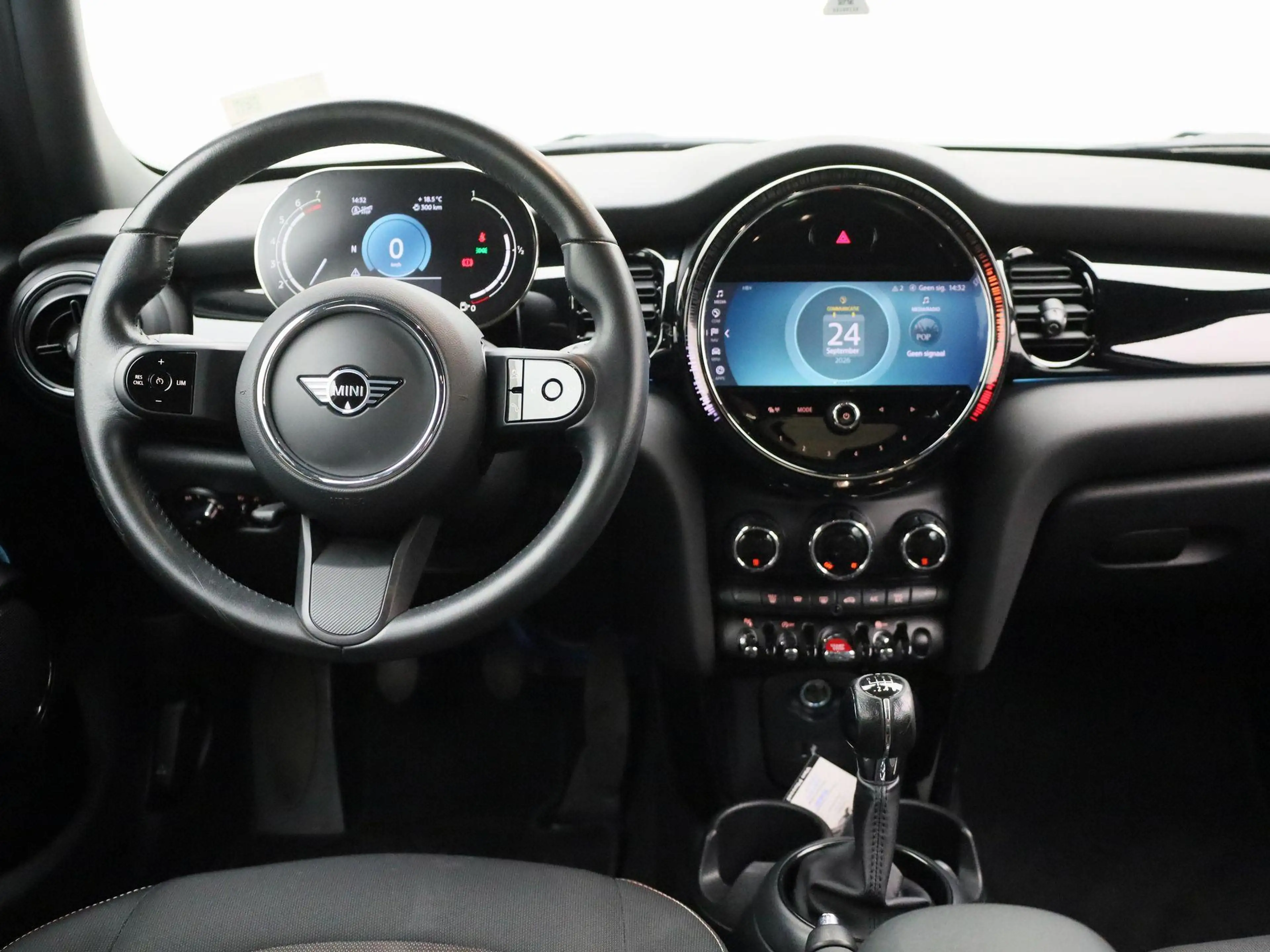 MINI One Mini 5 door NAVI | ECC | PDC — photo 7