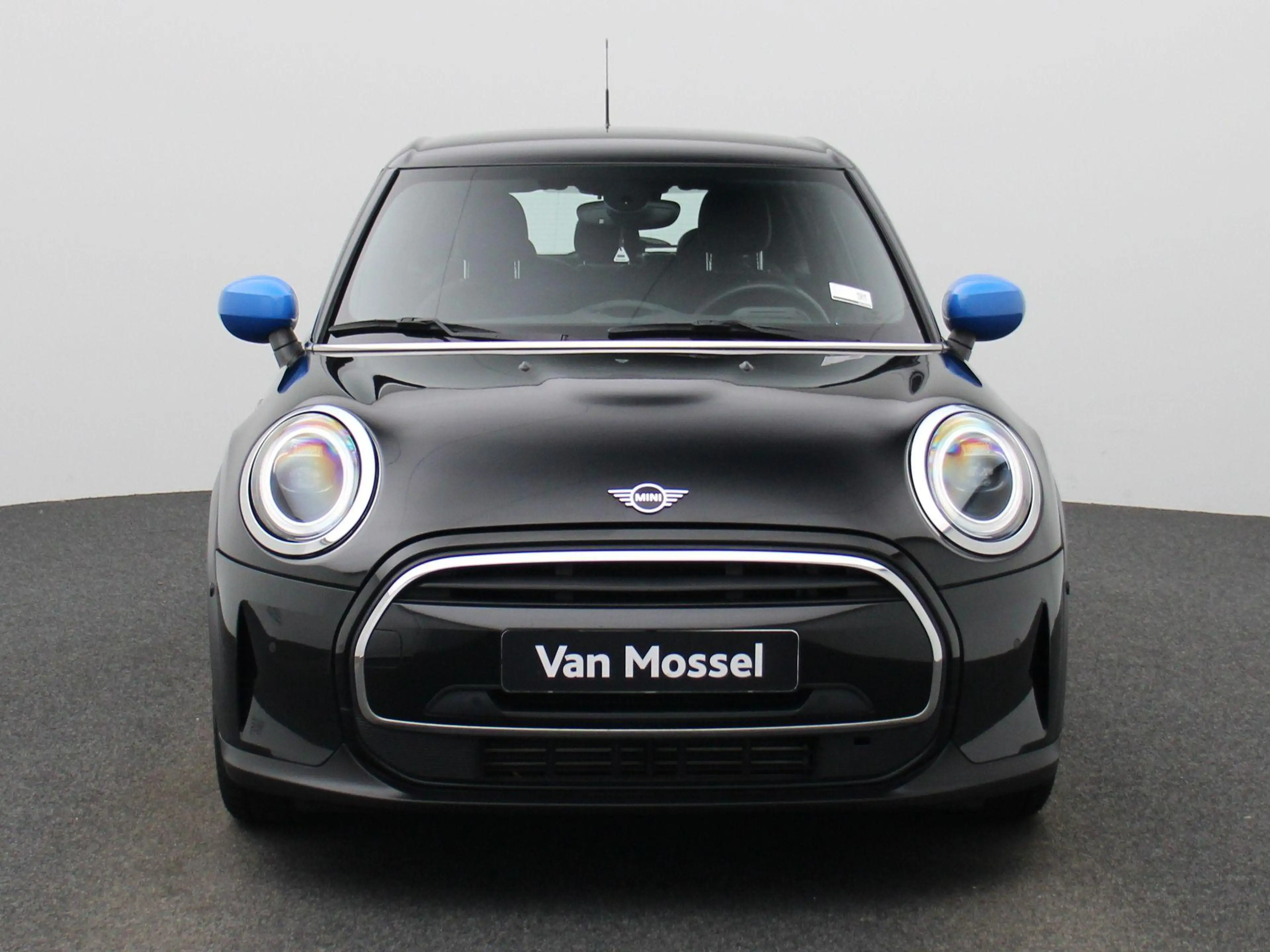 MINI One Mini 5 door NAVI | ECC | PDC — photo 3