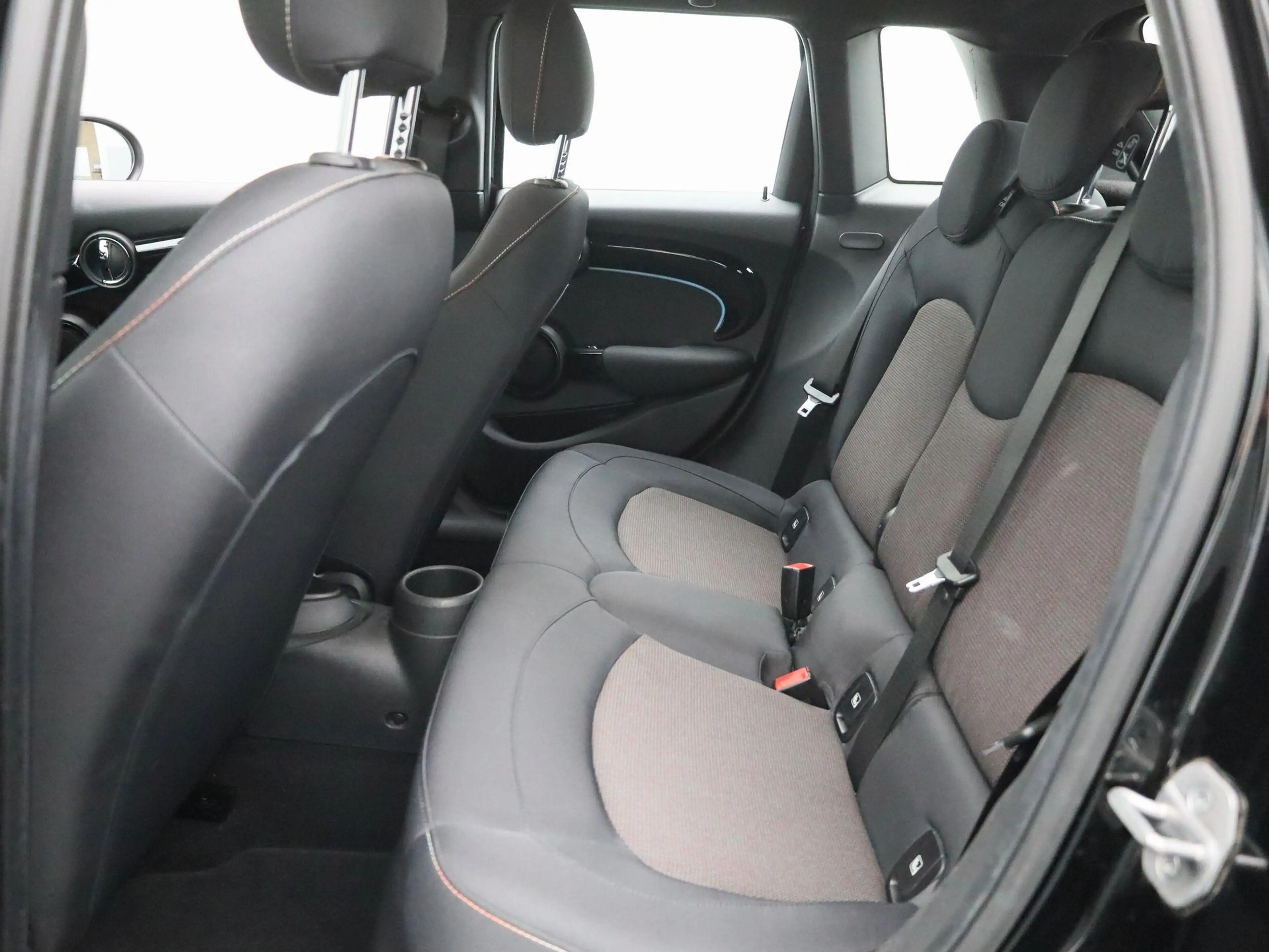 MINI One Mini 5 door NAVI | ECC | PDC — photo 11