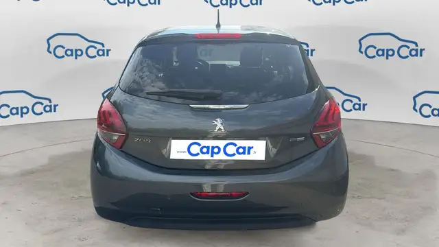 Peugeot 208 view 3