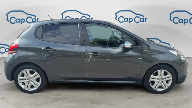 Peugeot 208 view 4