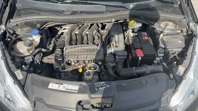 Peugeot 208 view 15