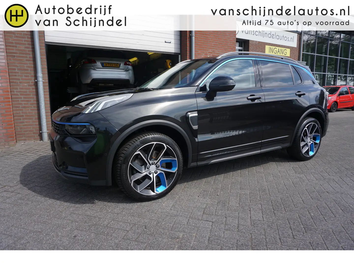 Lynk & Co 01 1.5 261PK! DEC 2022 DEALER ONDERHOUDEN! 360CAMARA Zwart - 1