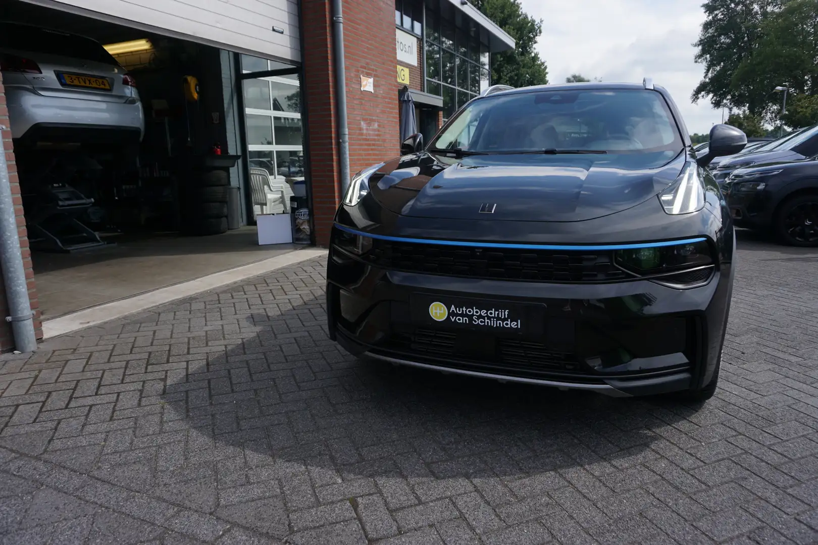 Lynk & Co 01 1.5 261PK! DEC 2022 DEALER ONDERHOUDEN! 360CAMARA Zwart - 2