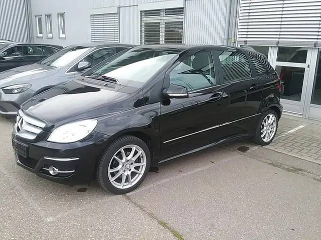Mercedes-Benz B 200 2.0 8-FACH BEREIFT+SCHECKHEFTGEPFLEGT