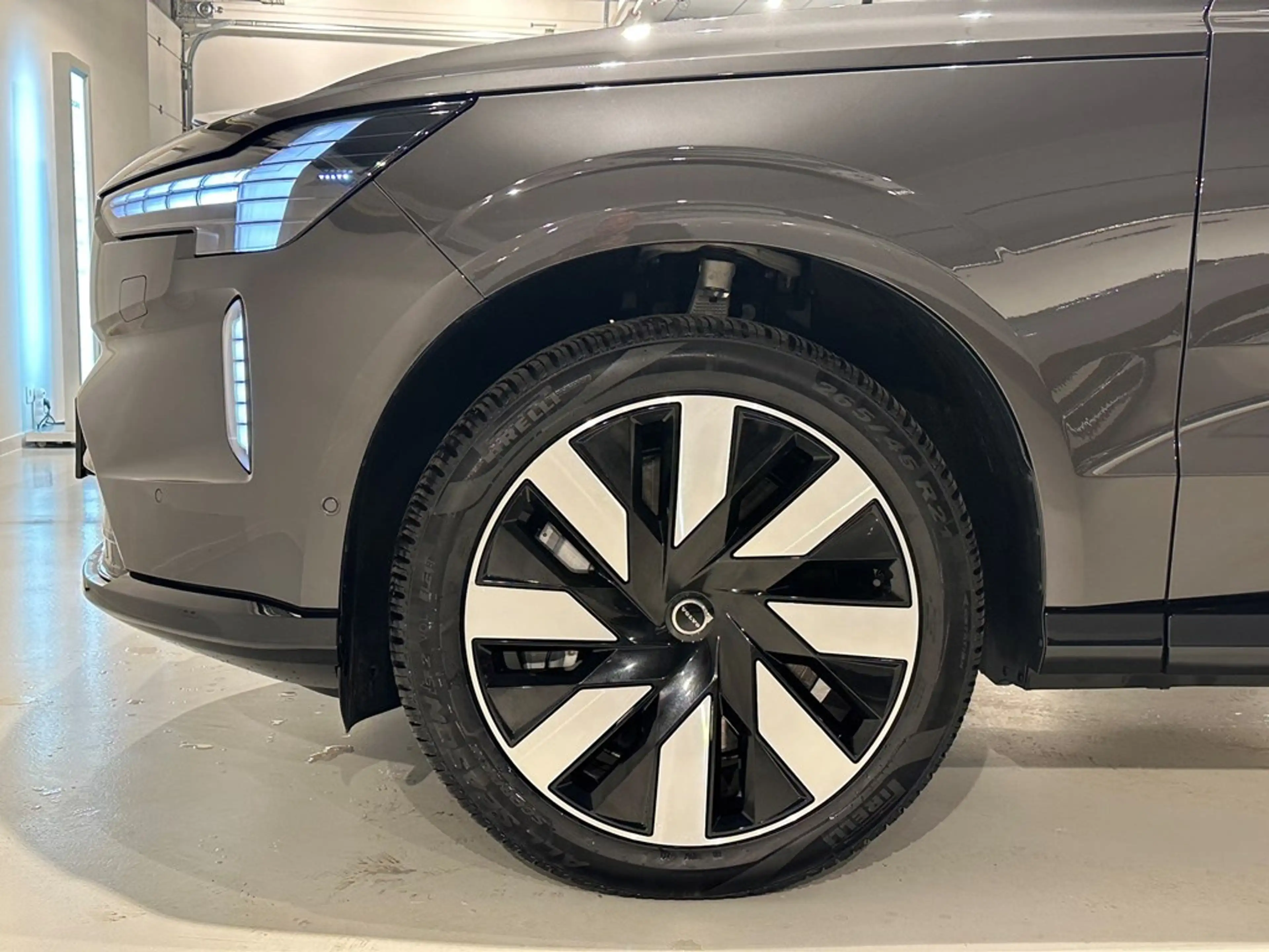 Volvo EX90 Recharge Twin Ultra — photo 3