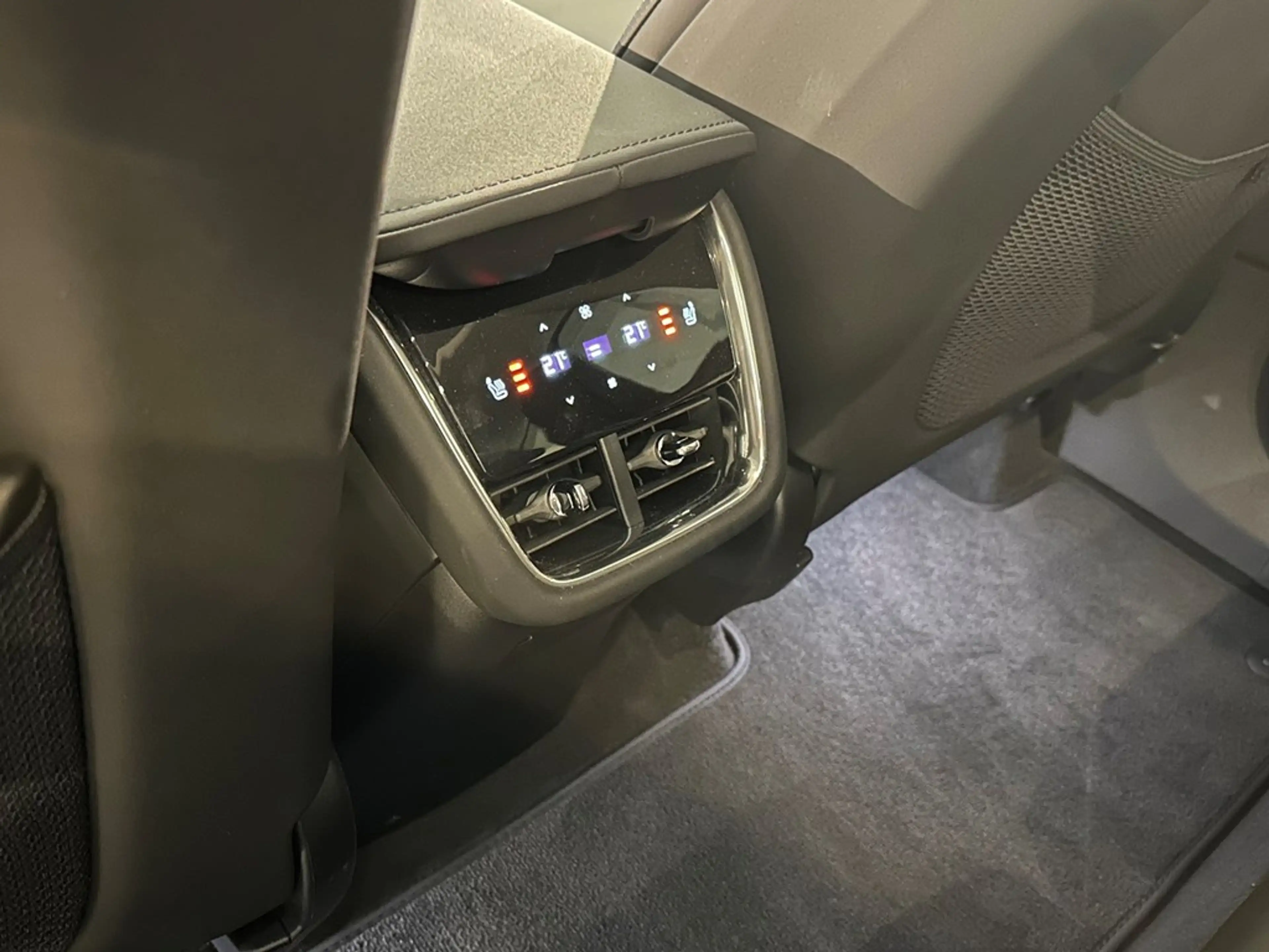 Volvo EX90 Recharge Twin Ultra — photo 10