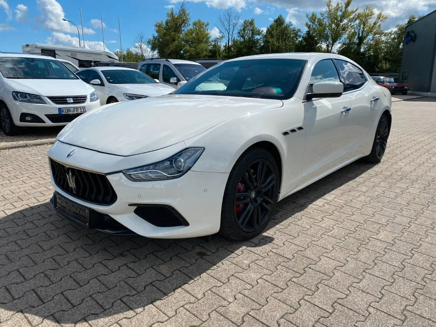 Maserati Ghibli Basis Weiß - 1