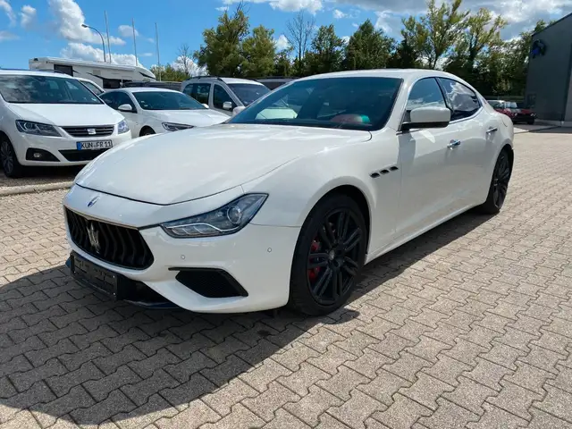 Maserati Ghibli Basis