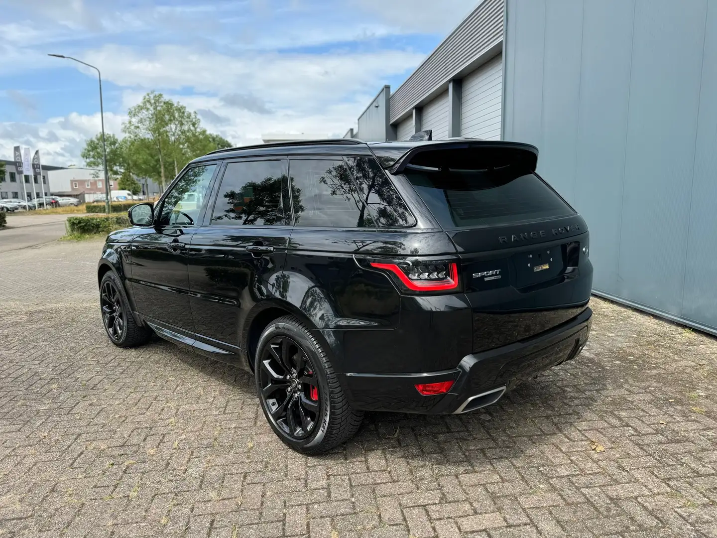 Land Rover Range Rover Sport 2.0 SD4 HSE / Facelift / pano / full option Zwart - 2