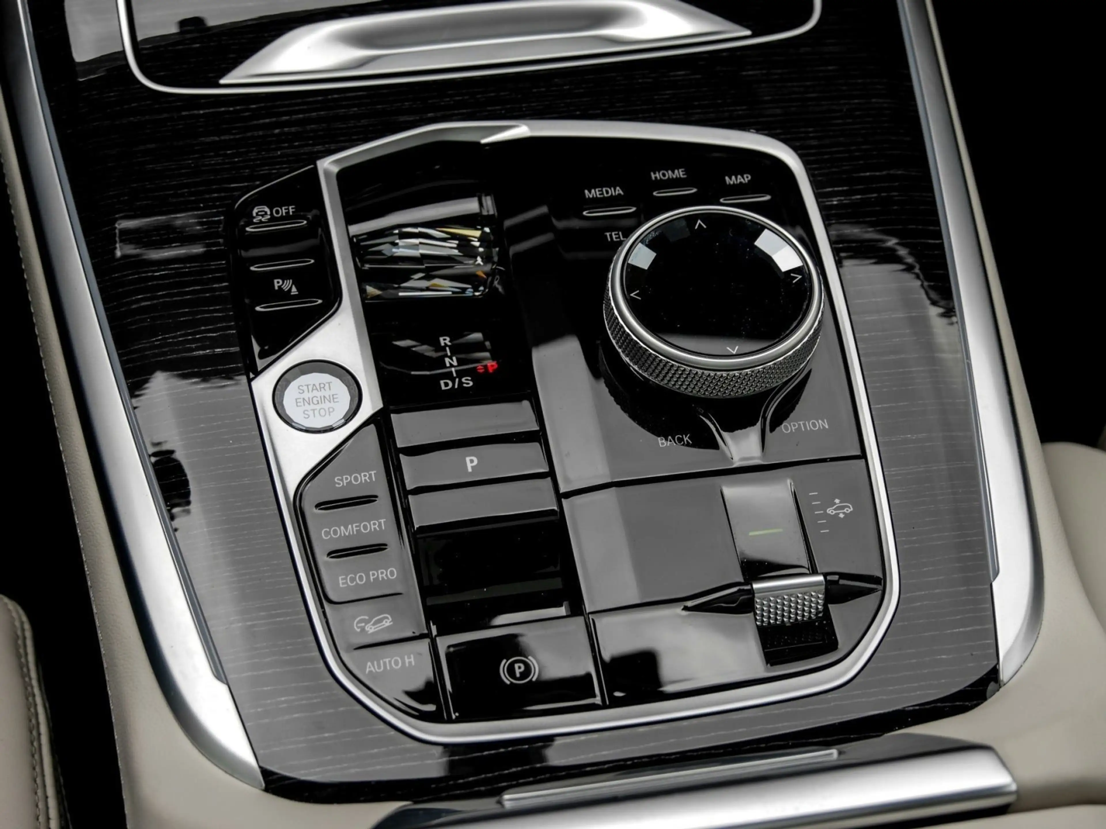 BMW X7 M 60i M SPORT PRO+AHK+PANO+STANDHZG+DA PROF+360° — photo 10