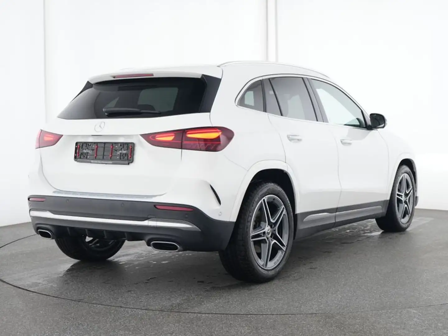 Mercedes-Benz GLA 200 AMG/Editon/19"/LED/360°Kamera/Distronic/ Weiß - 2