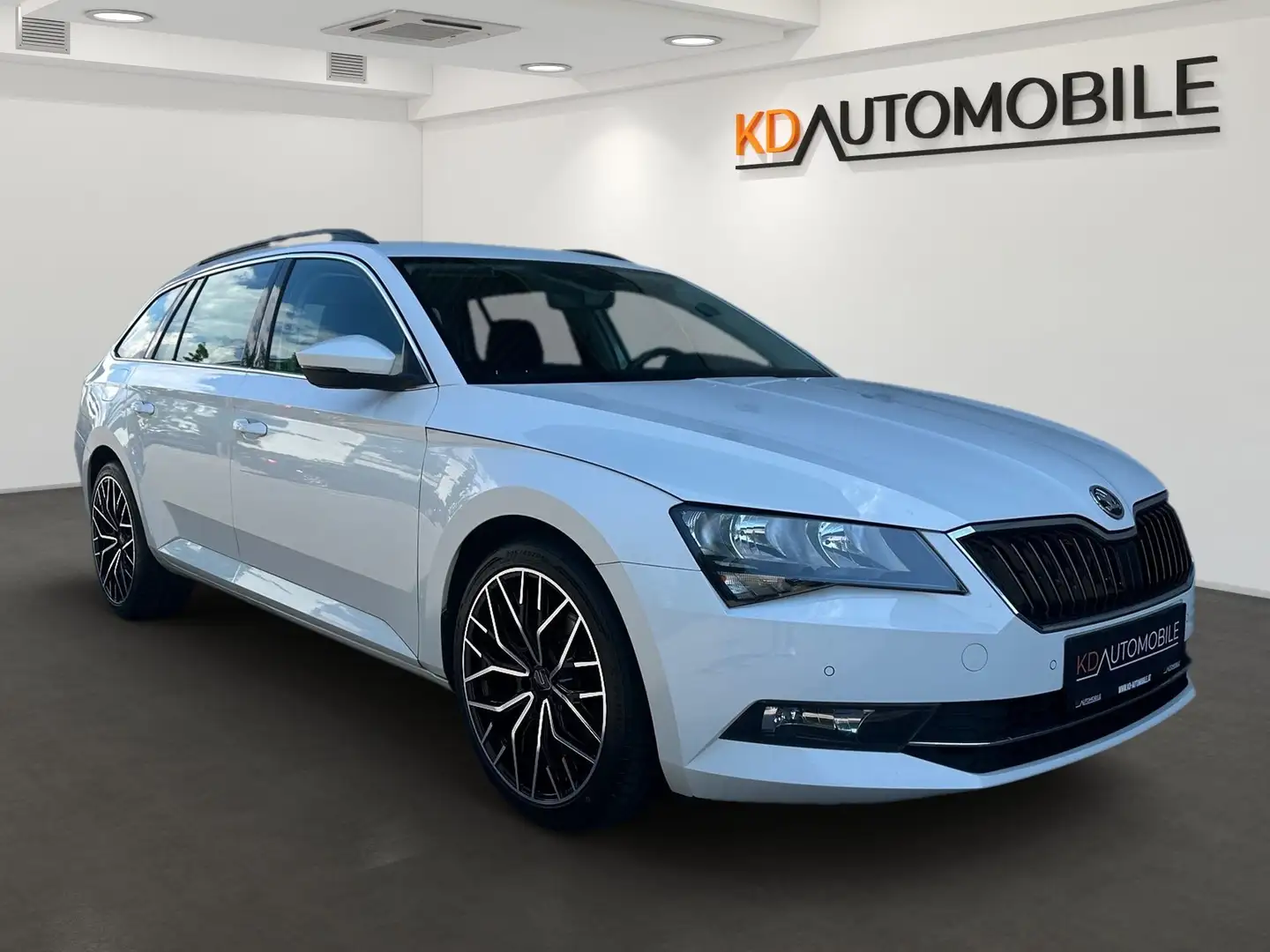 Skoda Superb Kombi 2.0 TDI Ambition Wit - 2