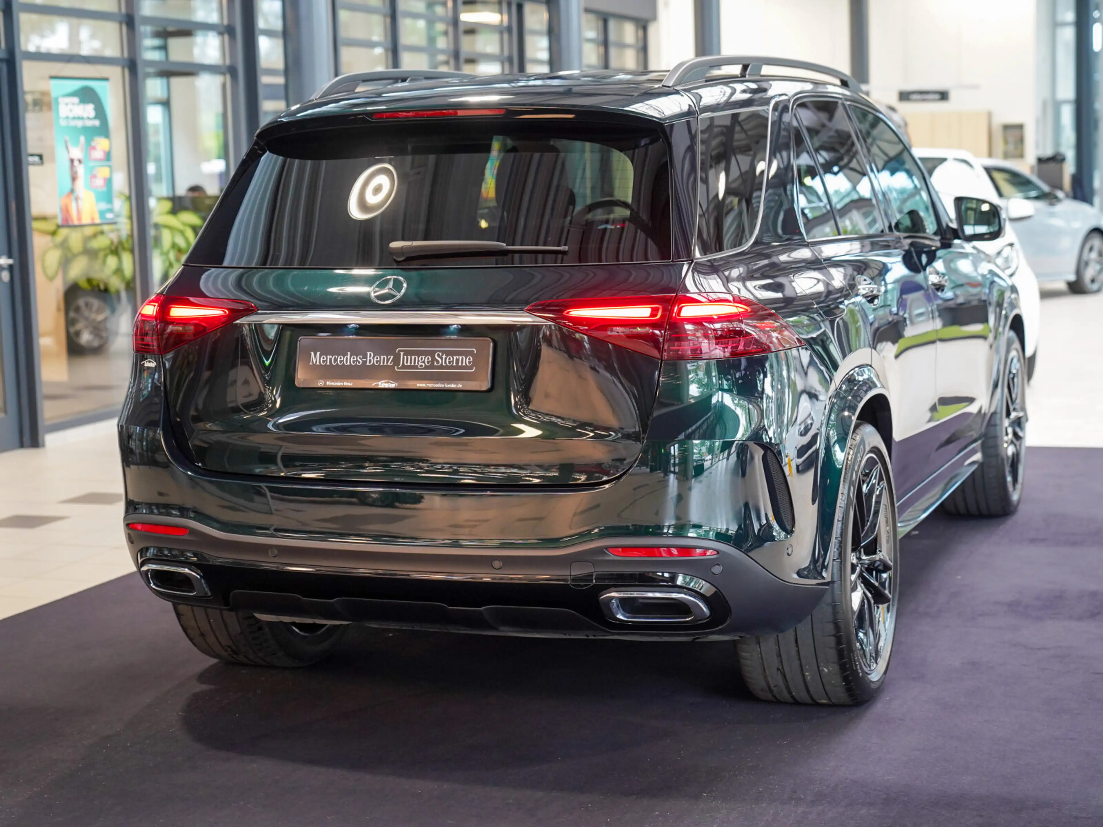 Mercedes-Benz GLE 450 GLE 450 d 4M AMG Line Night smaragdgrün Standhzg — photo 4