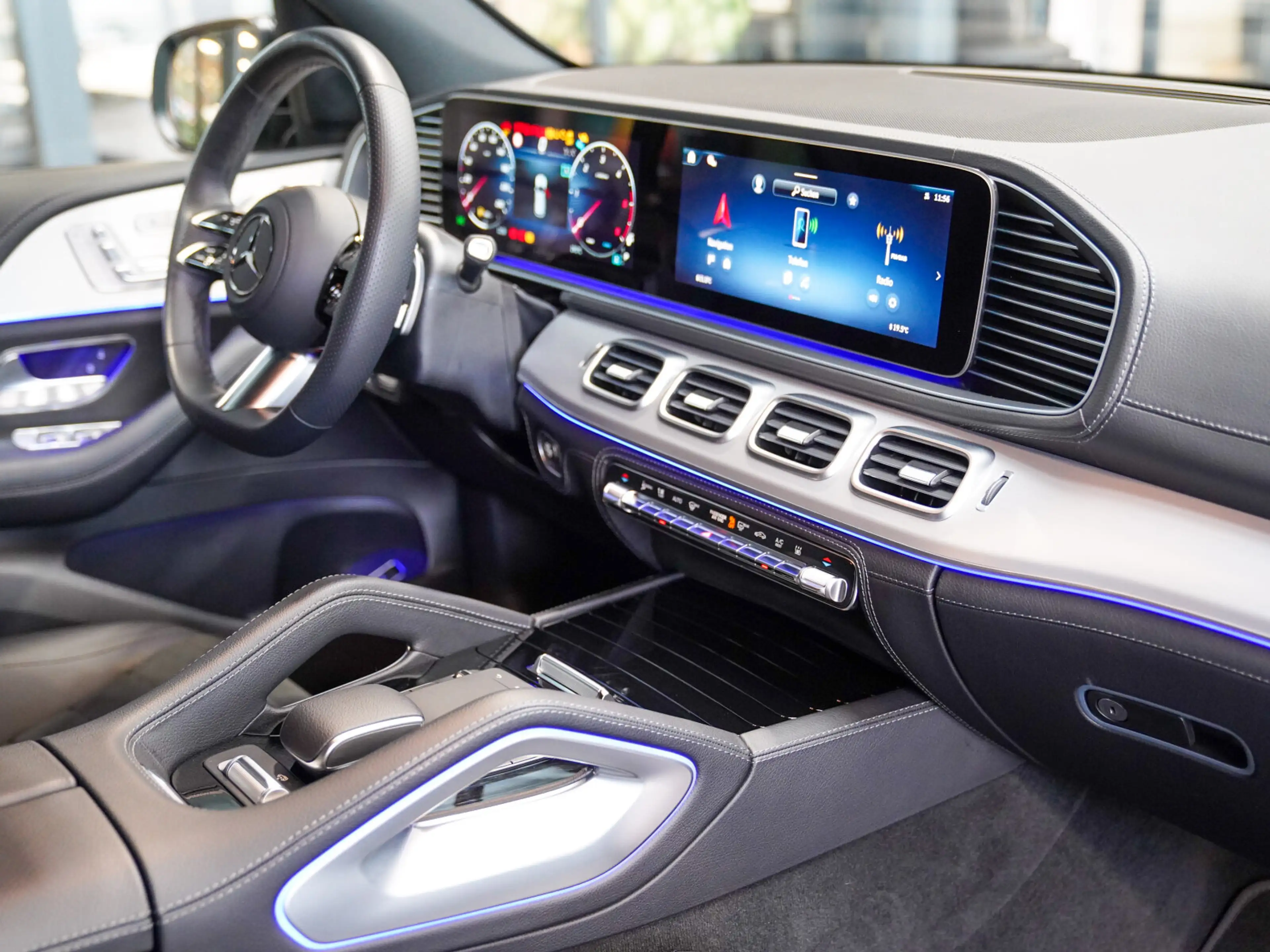Mercedes-Benz GLE 450 GLE 450 d 4M AMG Line Night smaragdgrün Standhzg — photo 12