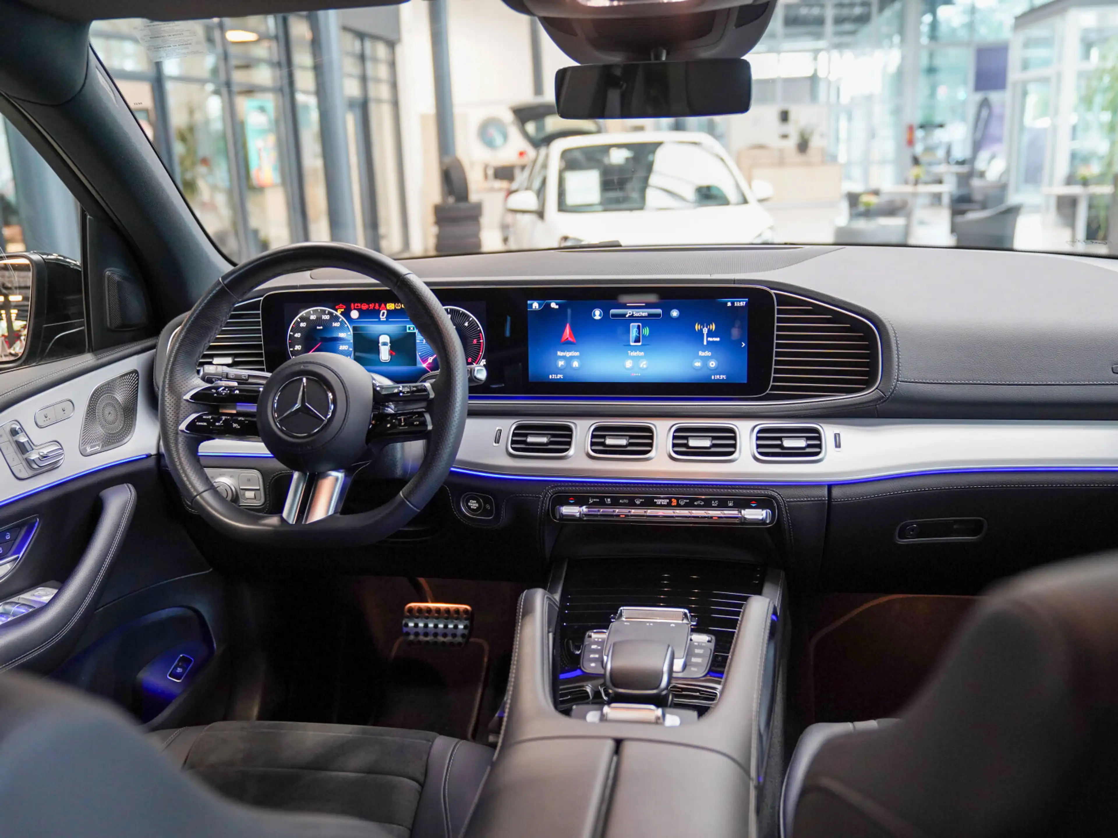 Mercedes-Benz GLE 450 GLE 450 d 4M AMG Line Night smaragdgrün Standhzg — photo 14
