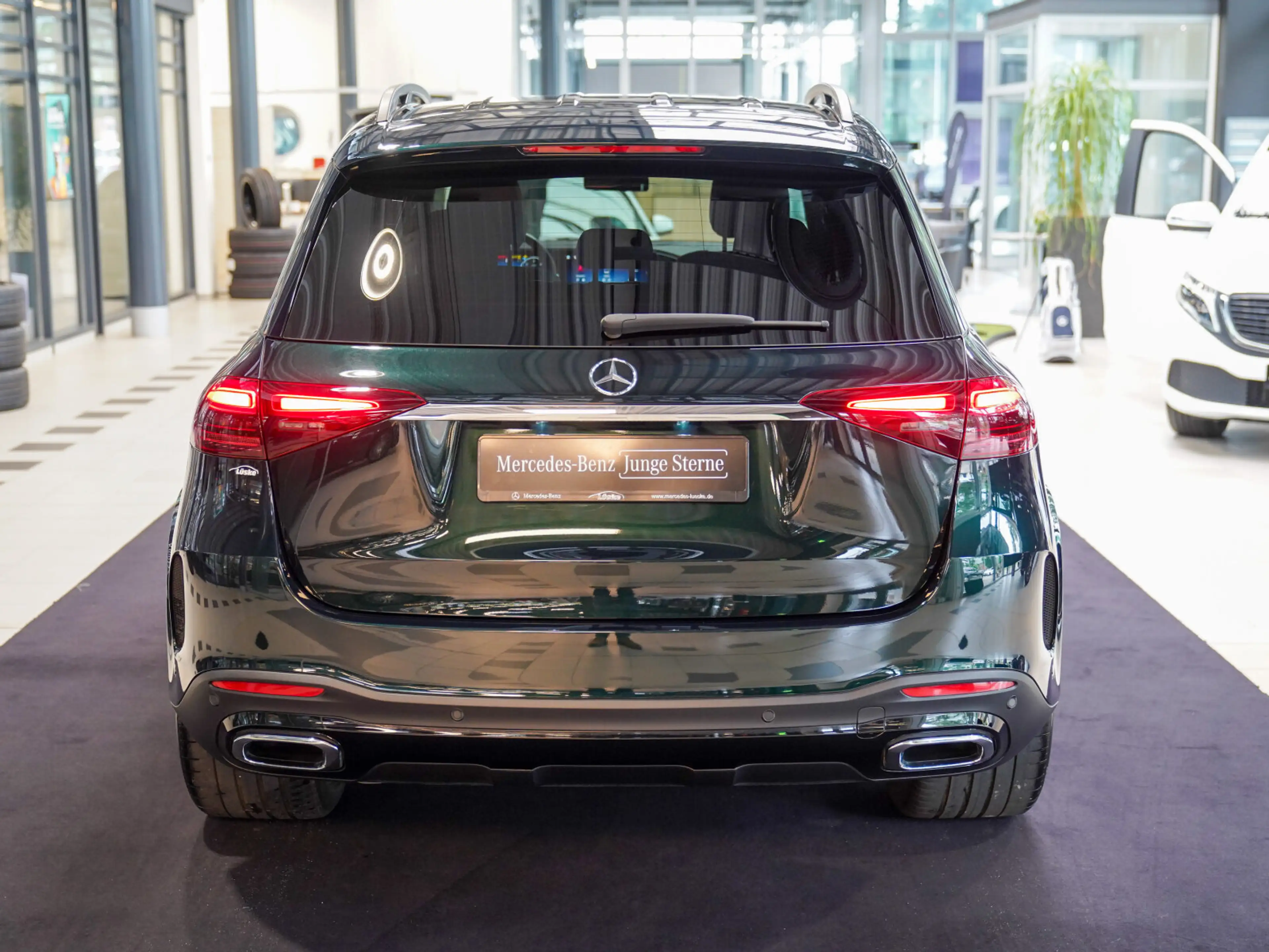 Mercedes-Benz GLE 450 GLE 450 d 4M AMG Line Night smaragdgrün Standhzg — photo 5