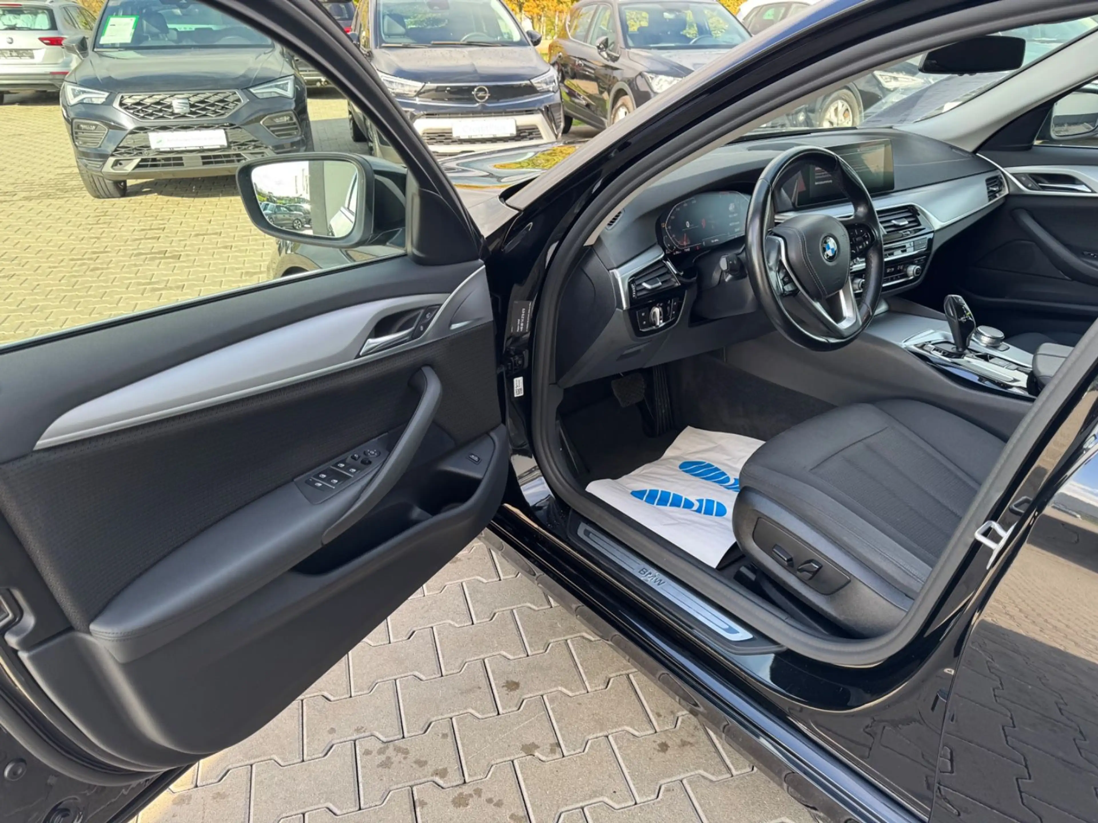 BMW 520 D Limousine — photo 8