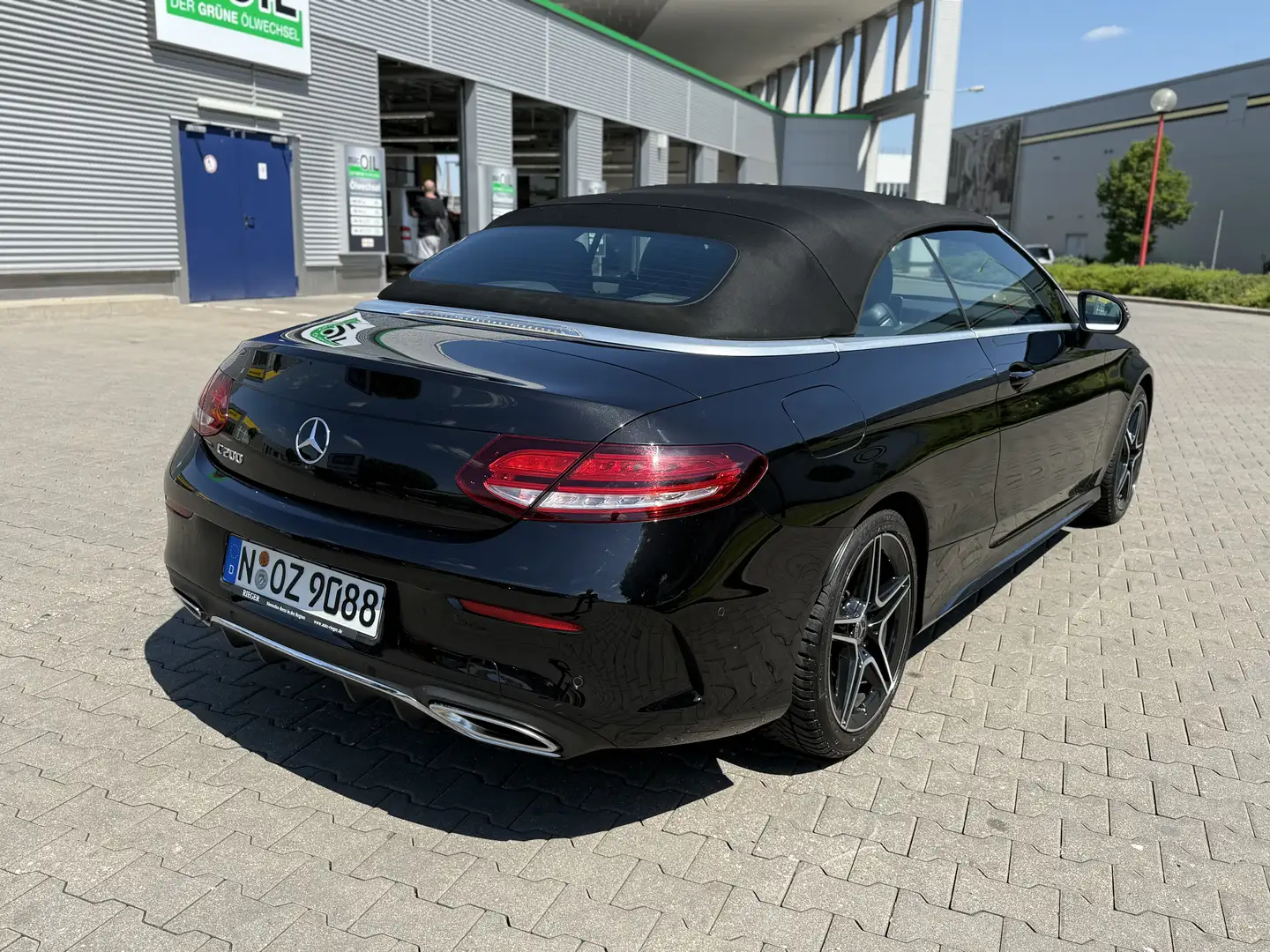 Mercedes-Benz C 200 Cabrio 9G-TRONIC AMG Line - Junge Sterne Garantie Schwarz - 2