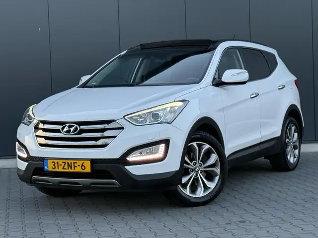 Hyundai SANTA FE 2.4I GDI 4WD i-Catcher 7-Persoons - Pano - Leder -