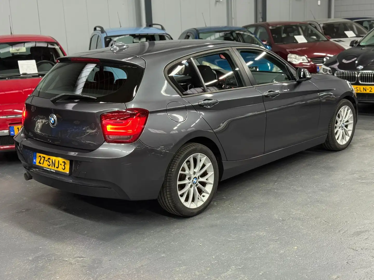 BMW 116 1-serie 116i Business Automaat Nieuwe APK NAP Xeno Gris - 2