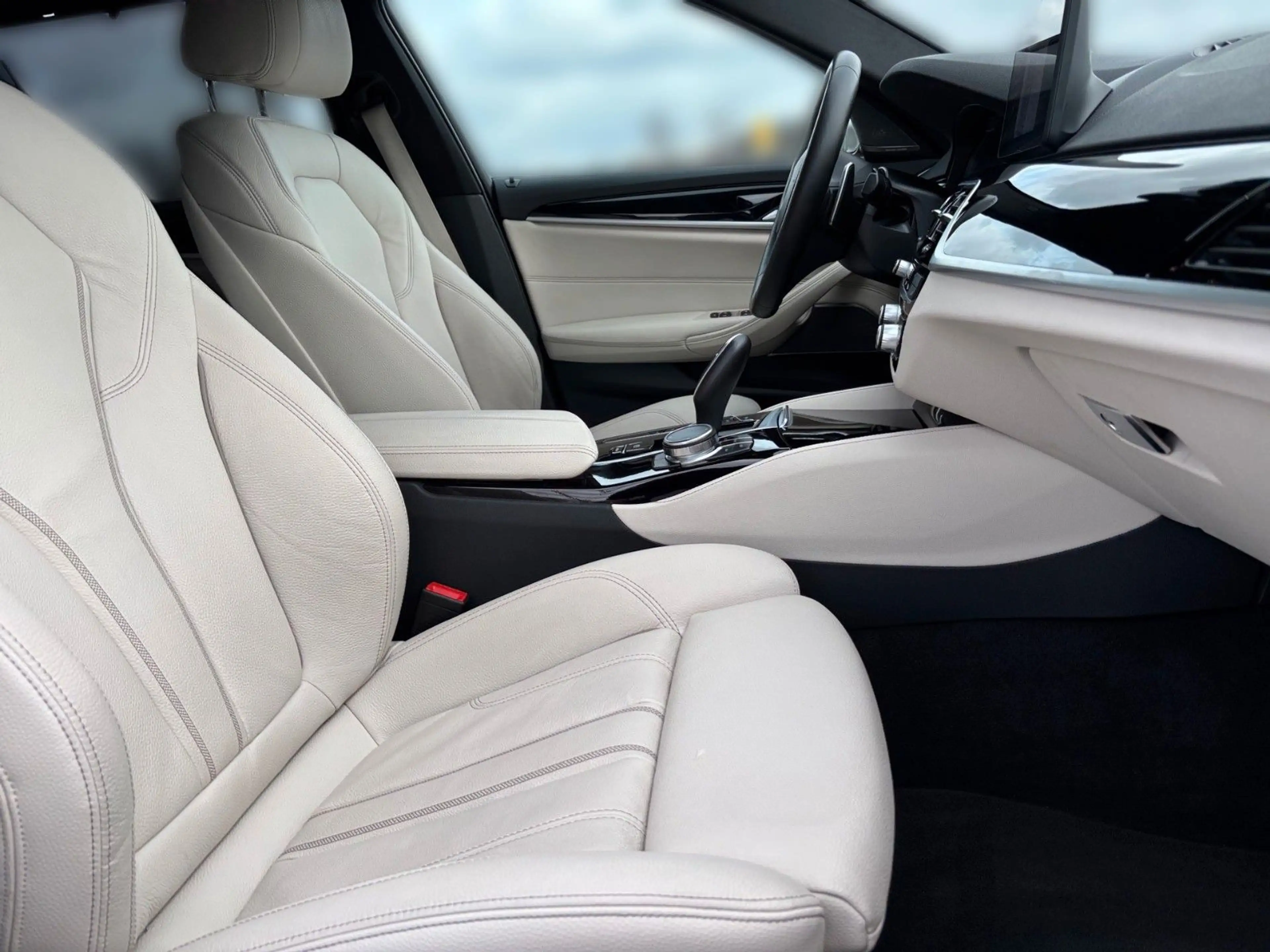 BMW 530 d xDrive Touring M-Sport/Autom./ Mild-Hybrid — photo 3