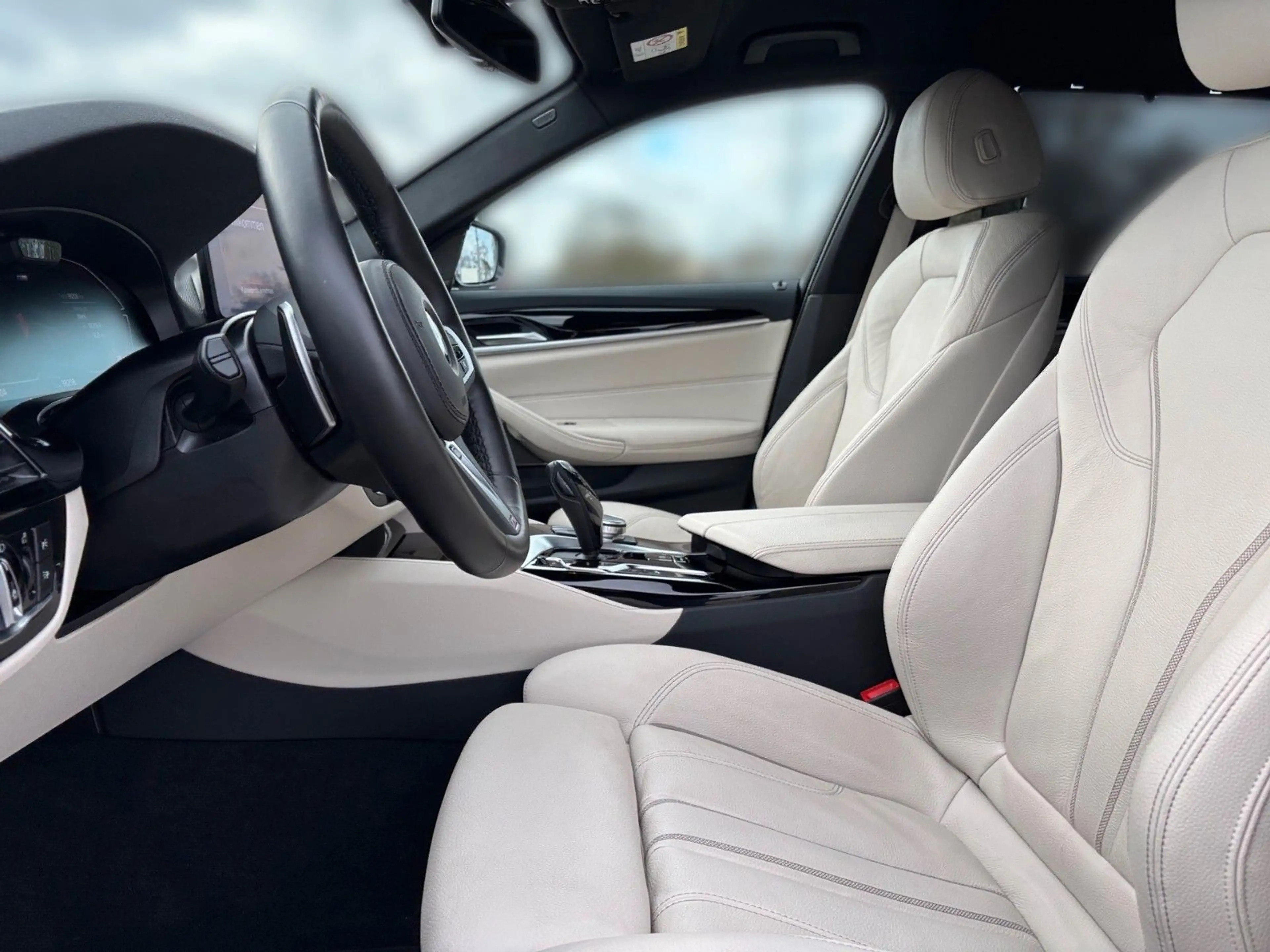 BMW 530 d xDrive Touring M-Sport/Autom./ Mild-Hybrid — photo 11