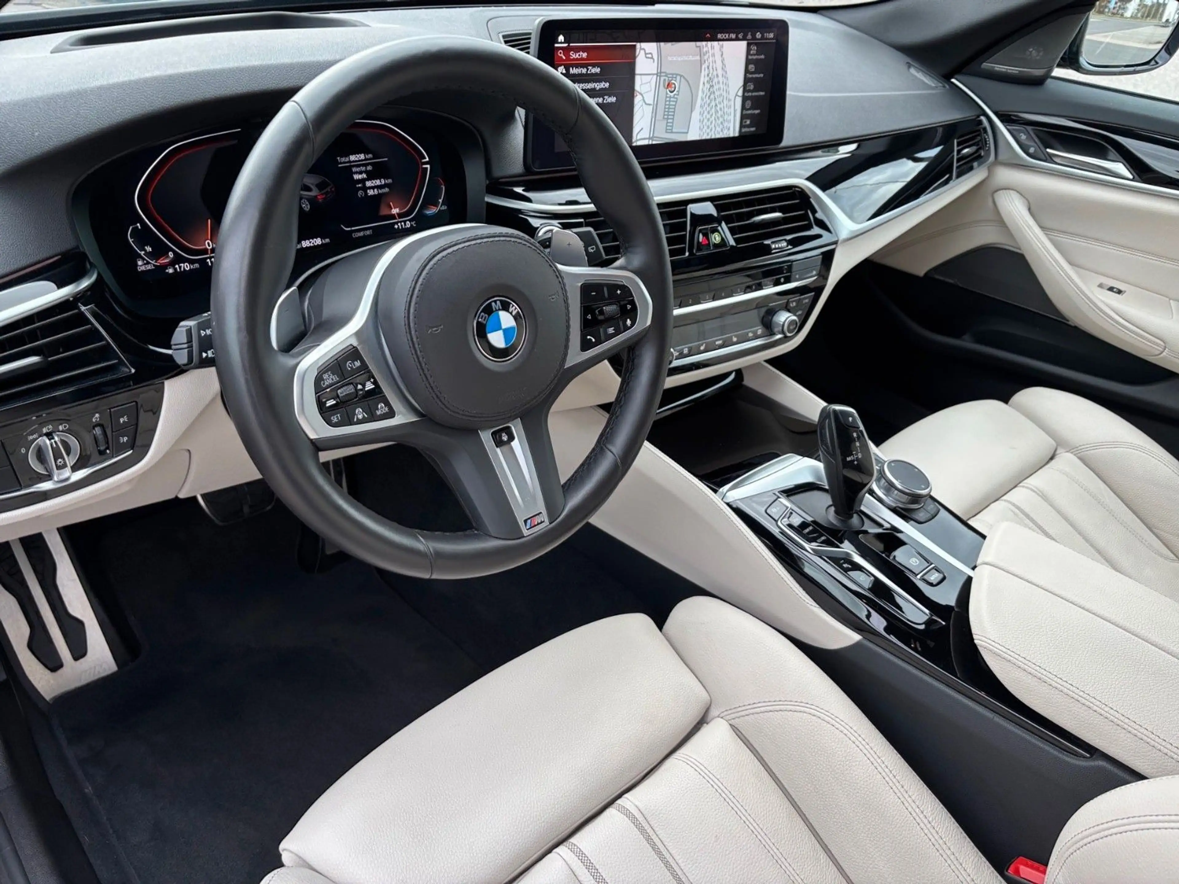 BMW 530 d xDrive Touring M-Sport/Autom./ Mild-Hybrid — photo 13
