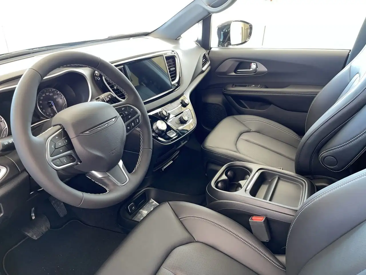 Chrysler Grand Caravan photo Chrysler Grand Caravan