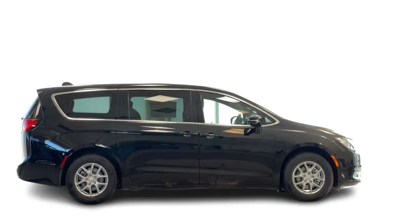 Chrysler Grand Caravan photo Chrysler Grand Caravan