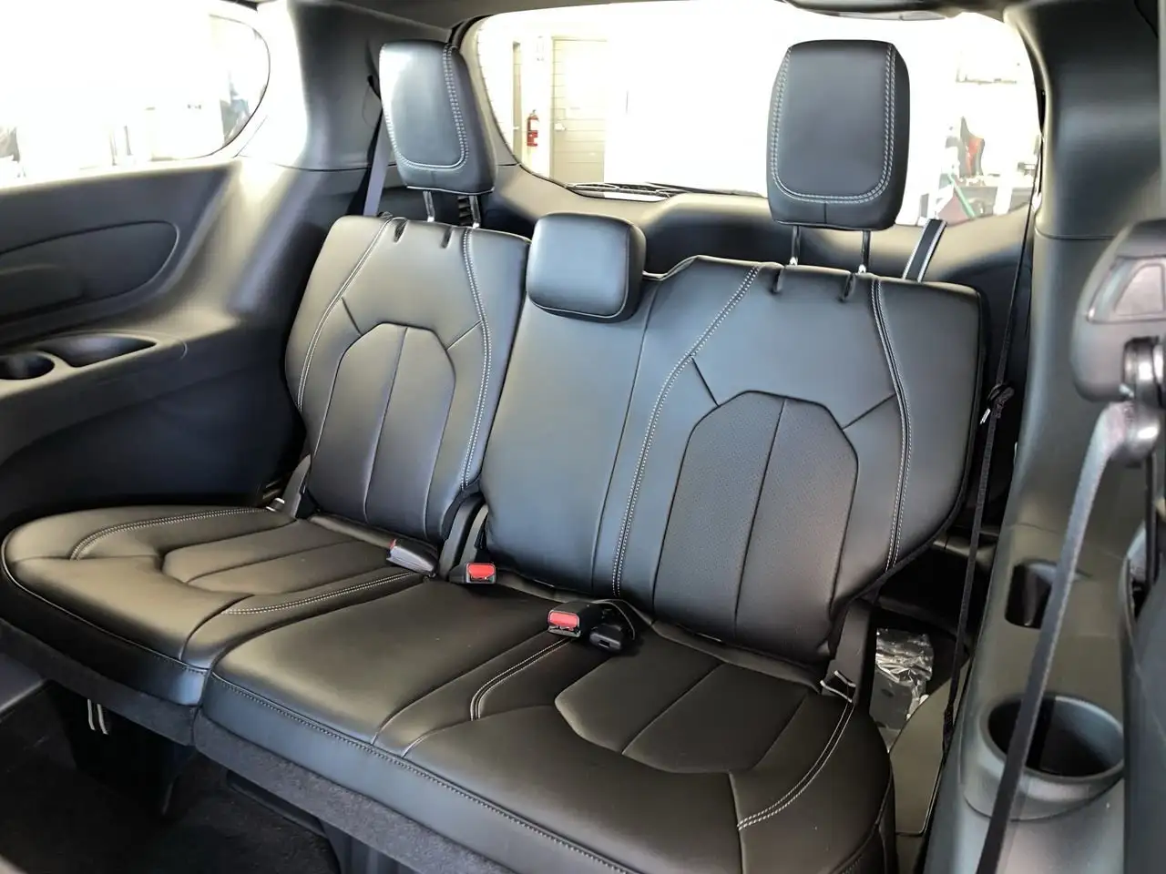 Chrysler Grand Caravan photo Chrysler Grand Caravan