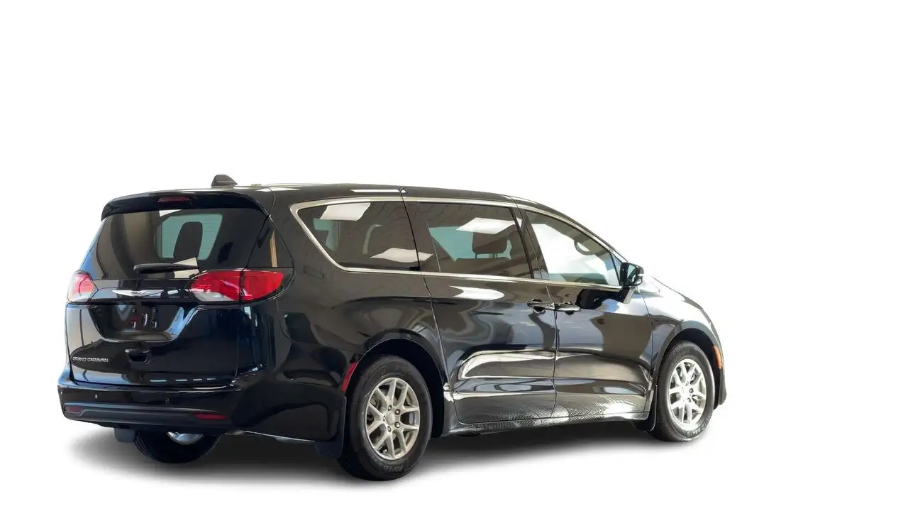 Chrysler Grand Caravan photo Chrysler Grand Caravan