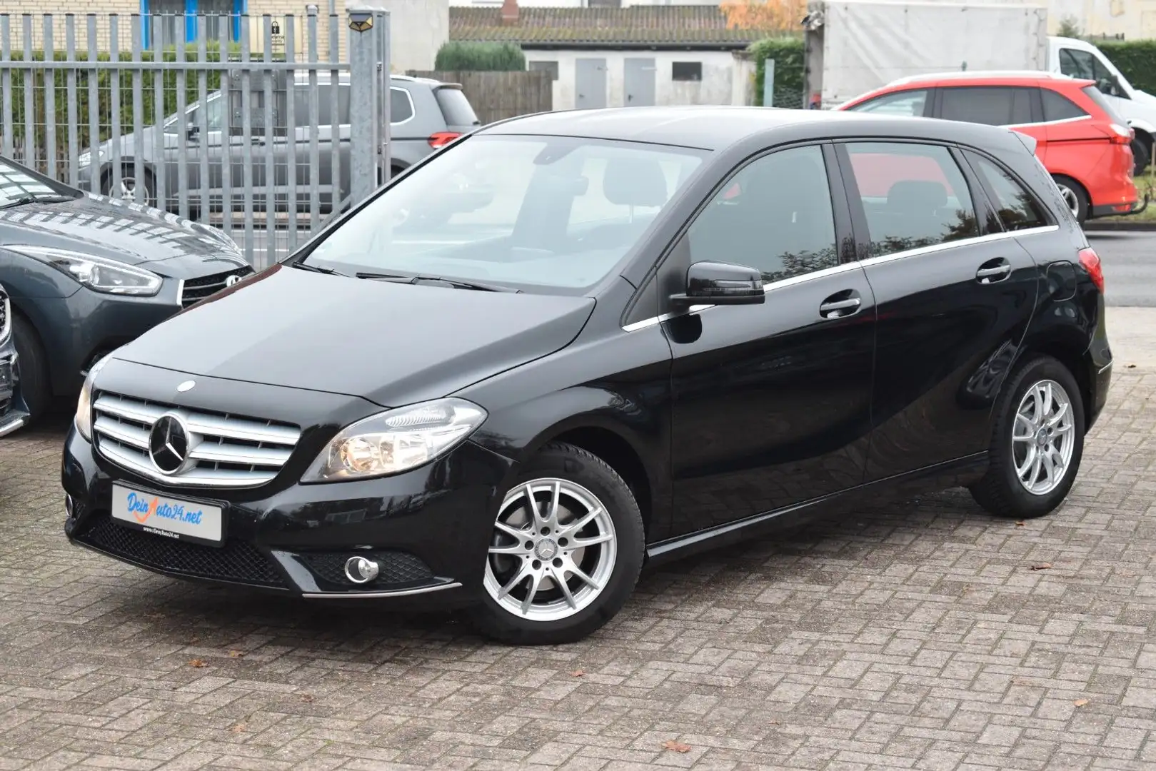 Mercedes-Benz B 180 CDI /d 2.Hand| Klima| Si-Hzg| AHK| BT| BC Чёрный - 1