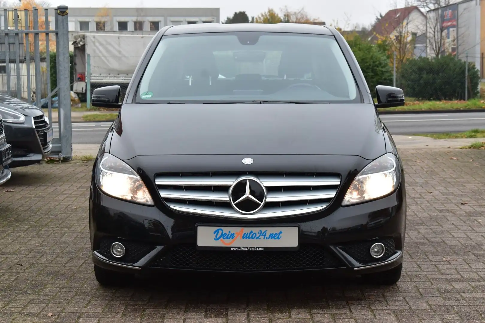 Mercedes-Benz B 180 CDI /d 2.Hand| Klima| Si-Hzg| AHK| BT| BC Чёрный - 2